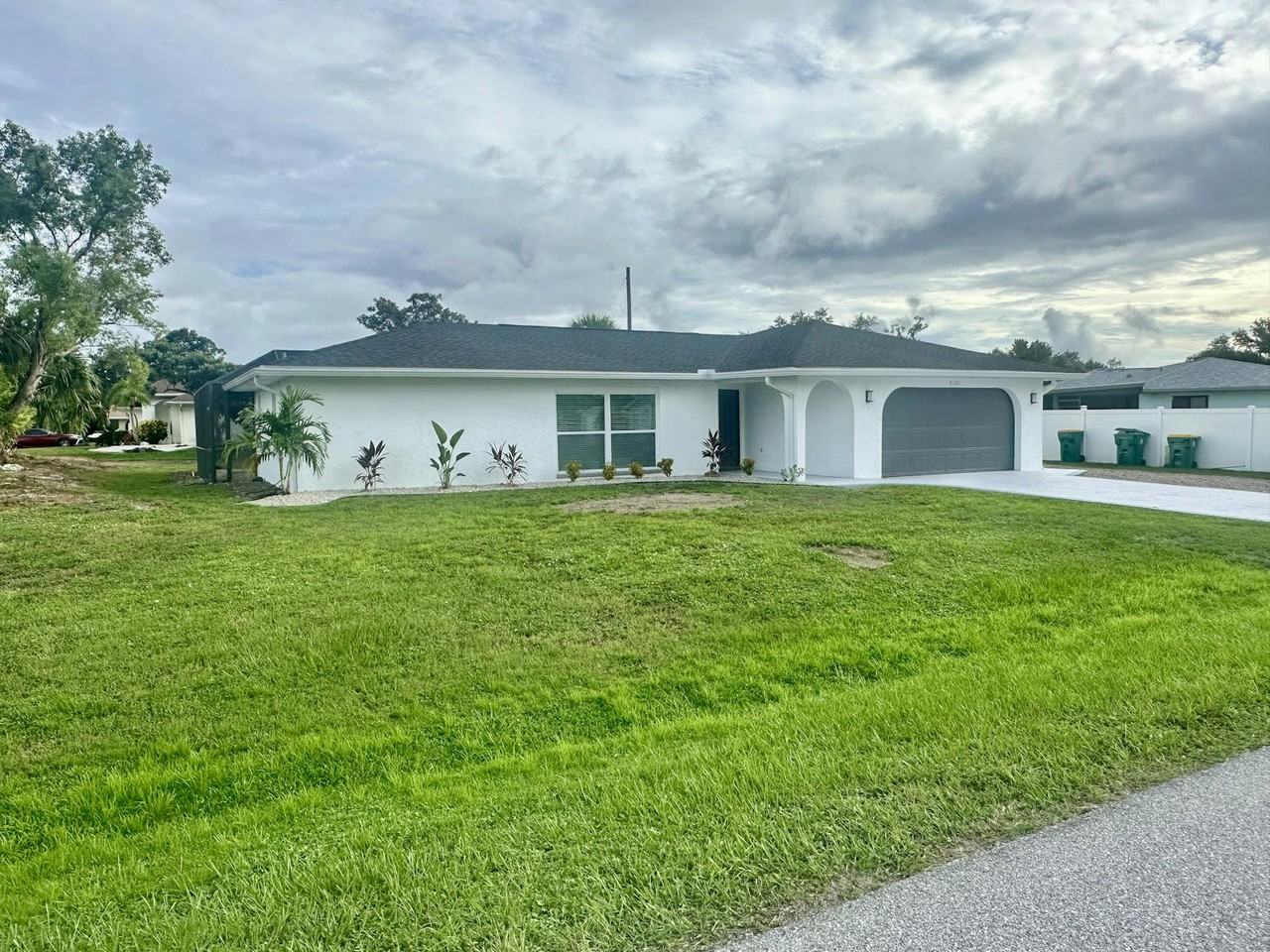 21371 Knollwood Avenue - Photo 2 of 3