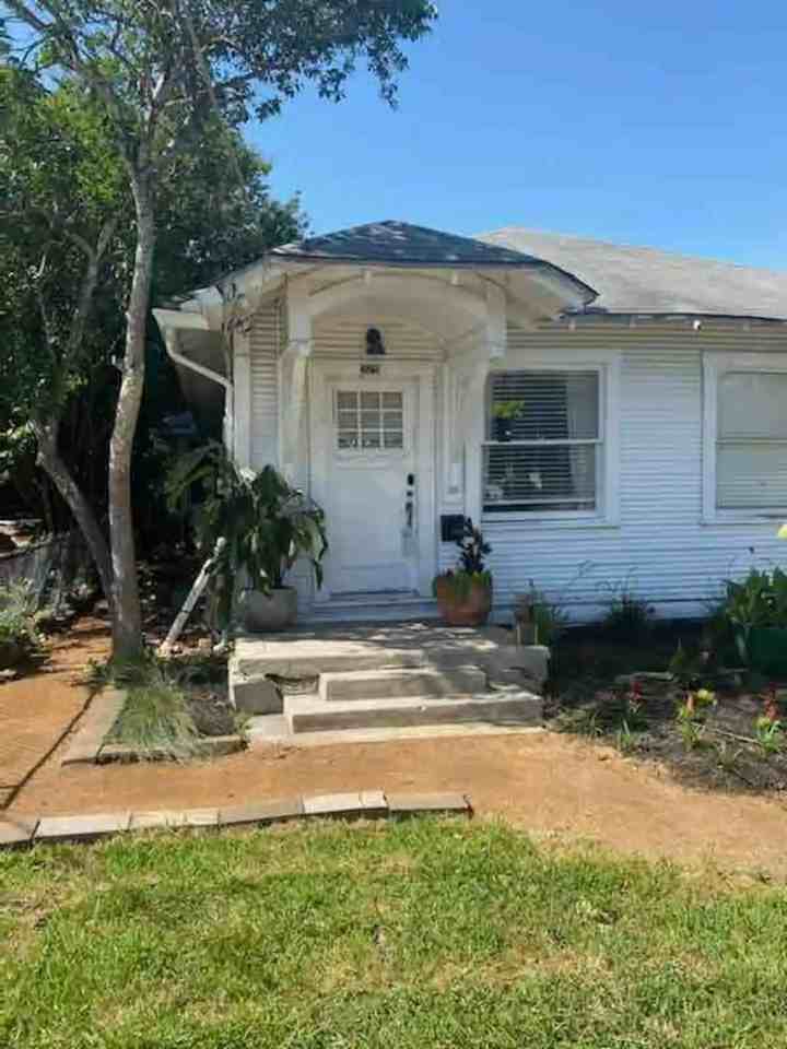 325 Hammond Avenue - Photo 2 of 16