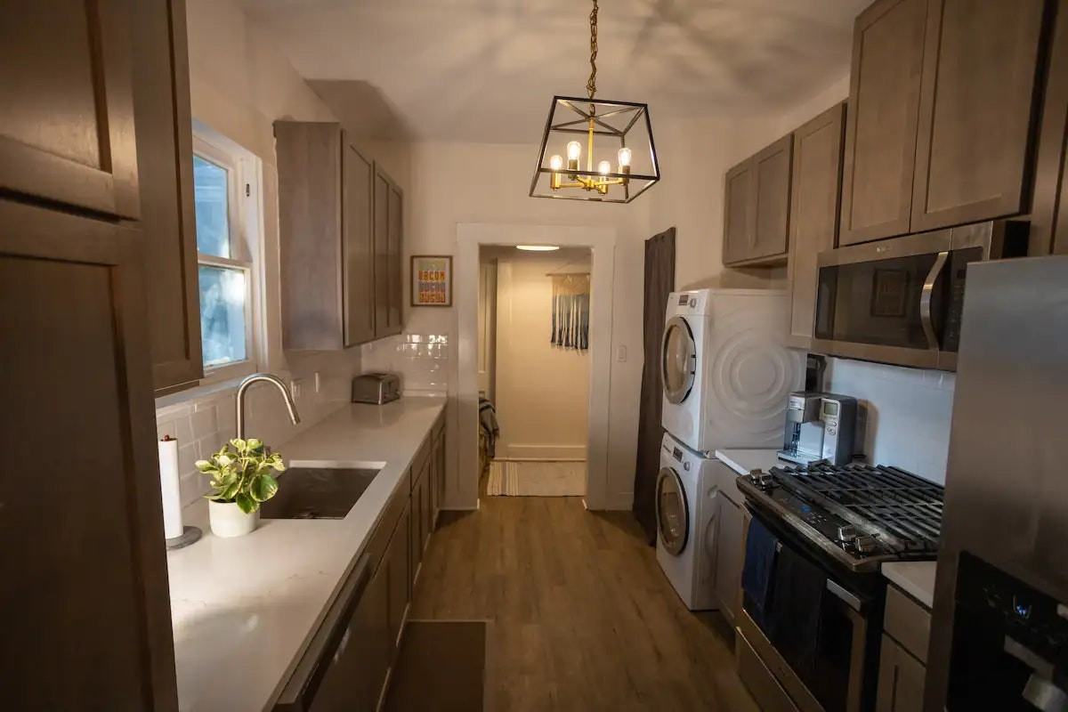 325 Hammond Avenue - Photo 6 of 16