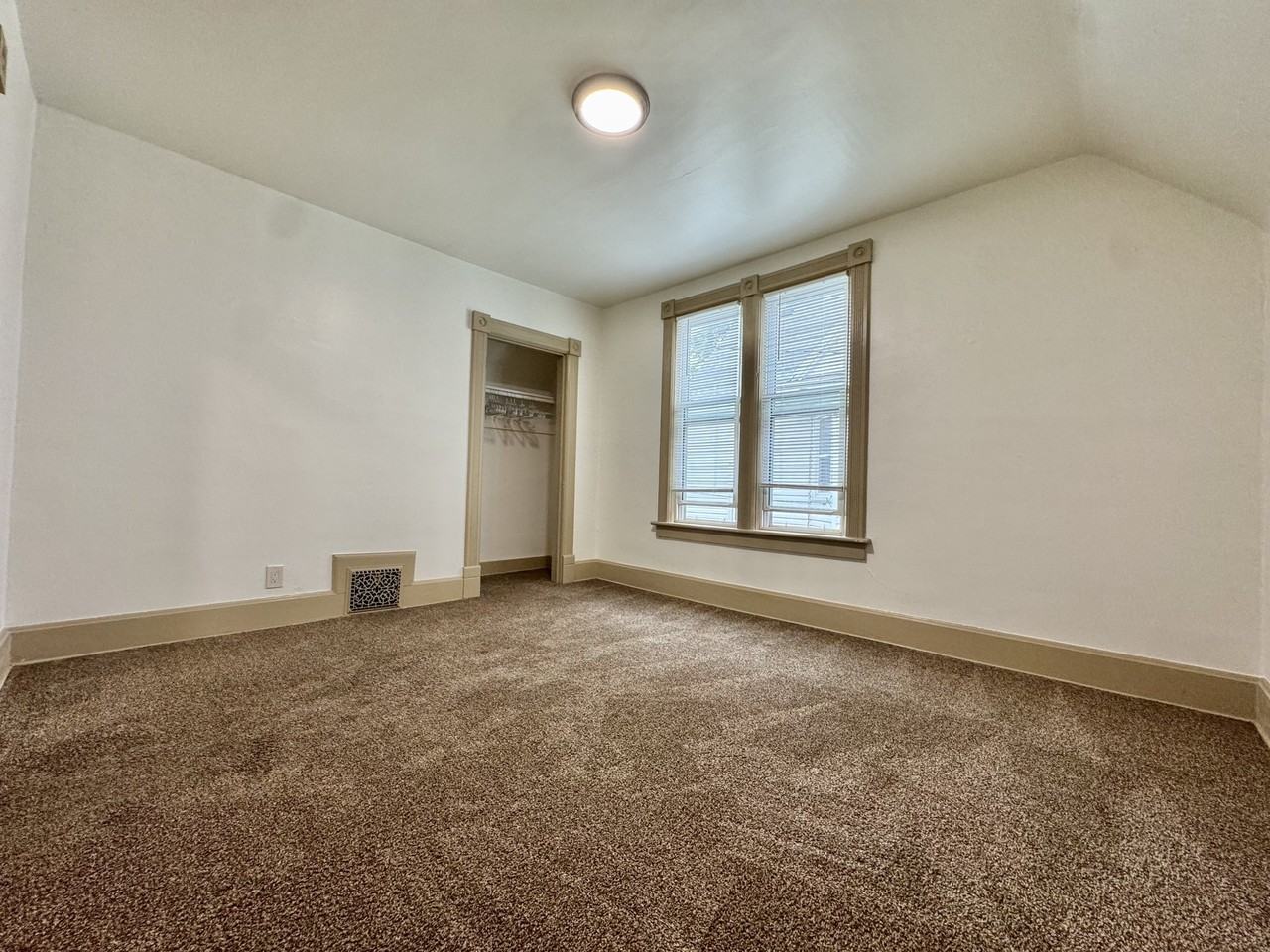 601-605 West Fountain Street - Photo 3 of 10