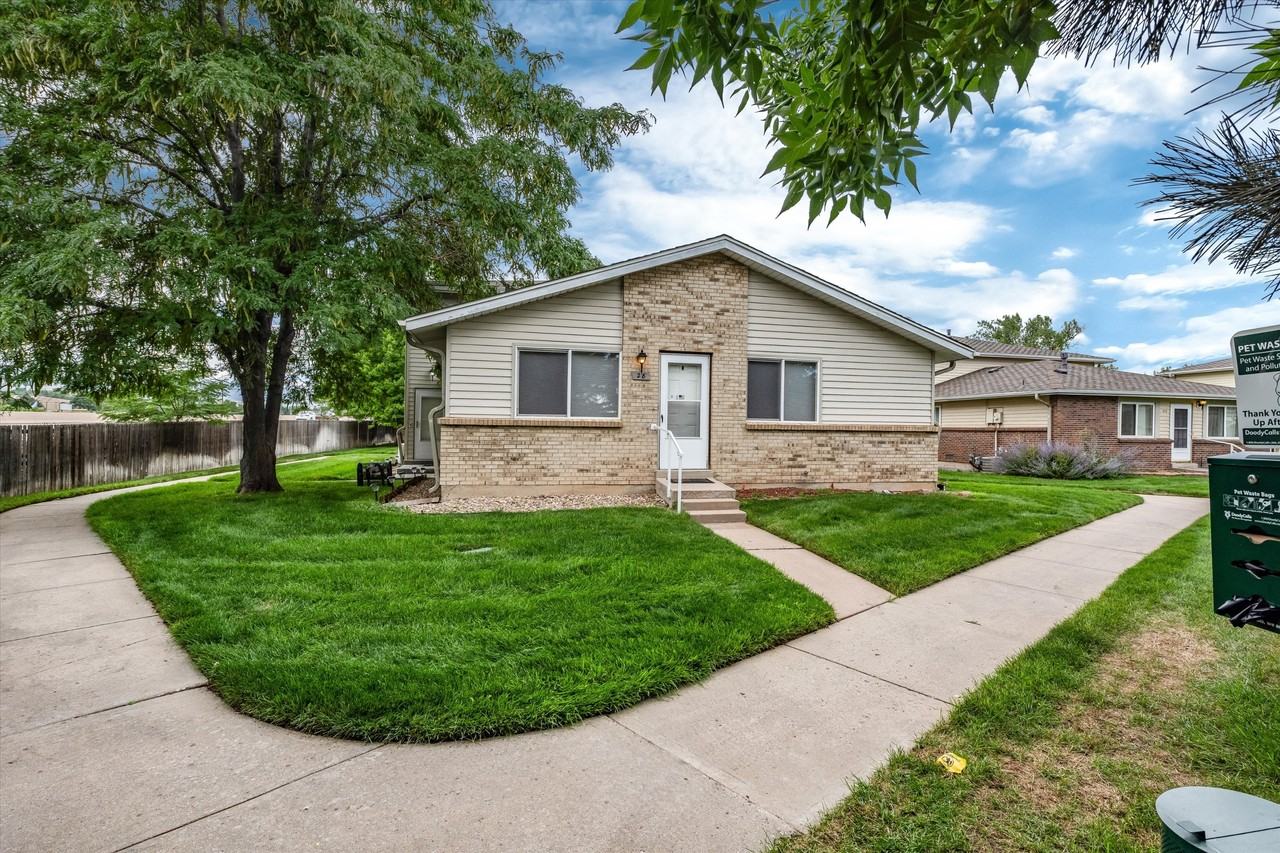 3354 S FLOWER ST - Photo 2 of 21