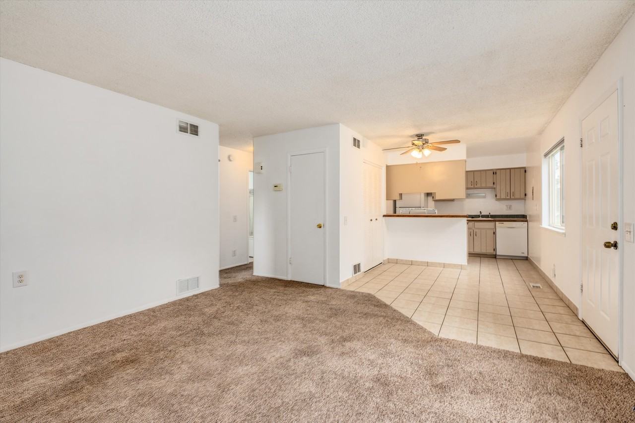 3354 S FLOWER ST - Photo 7 of 21