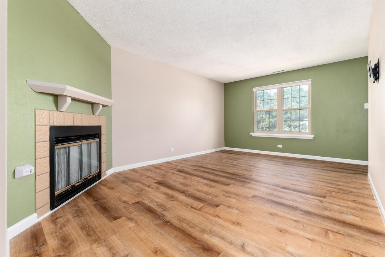 7105 S GAYLORD ST - Photo 7 of 29