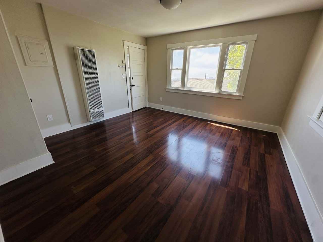 1826 Loma Street - Photo 4 of 4