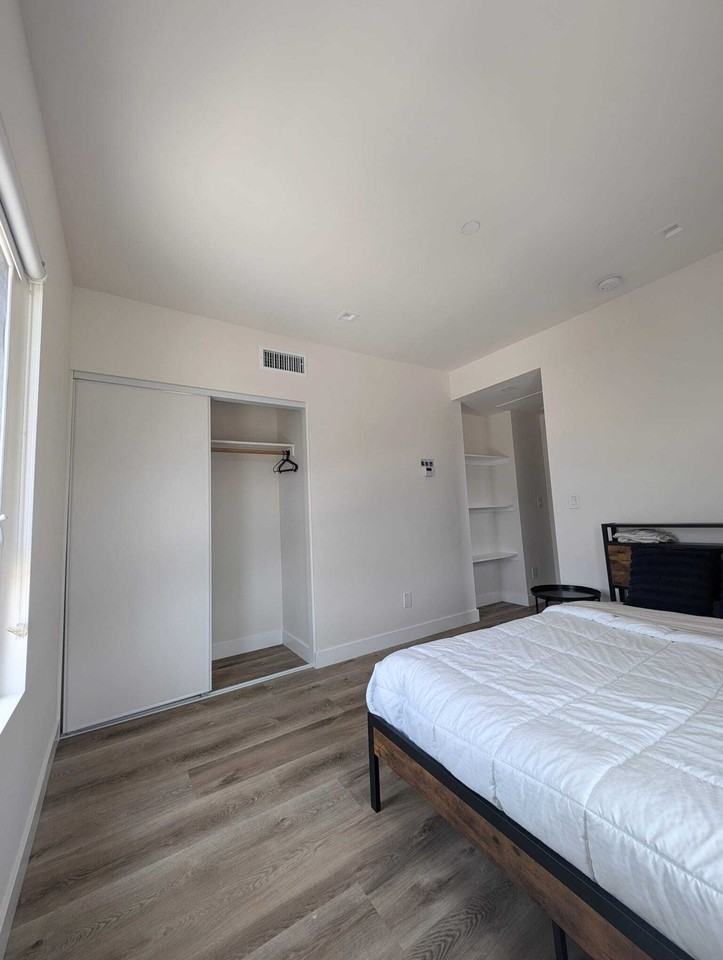 Federal (Front) - Photo 2 of 18