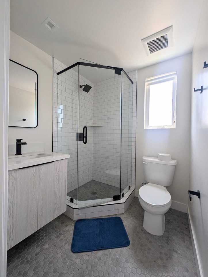 Federal (Front) - Photo 4 of 18