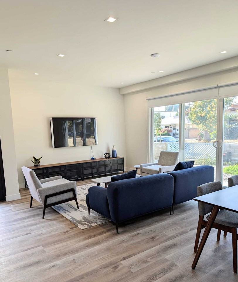 Federal (Front) - Photo 7 of 18