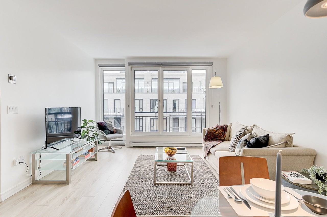 329 Rue Notre-Dame E - Photo 3 of 25