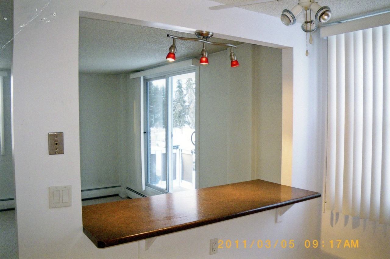 4021 50a St - Photo 3 of 8