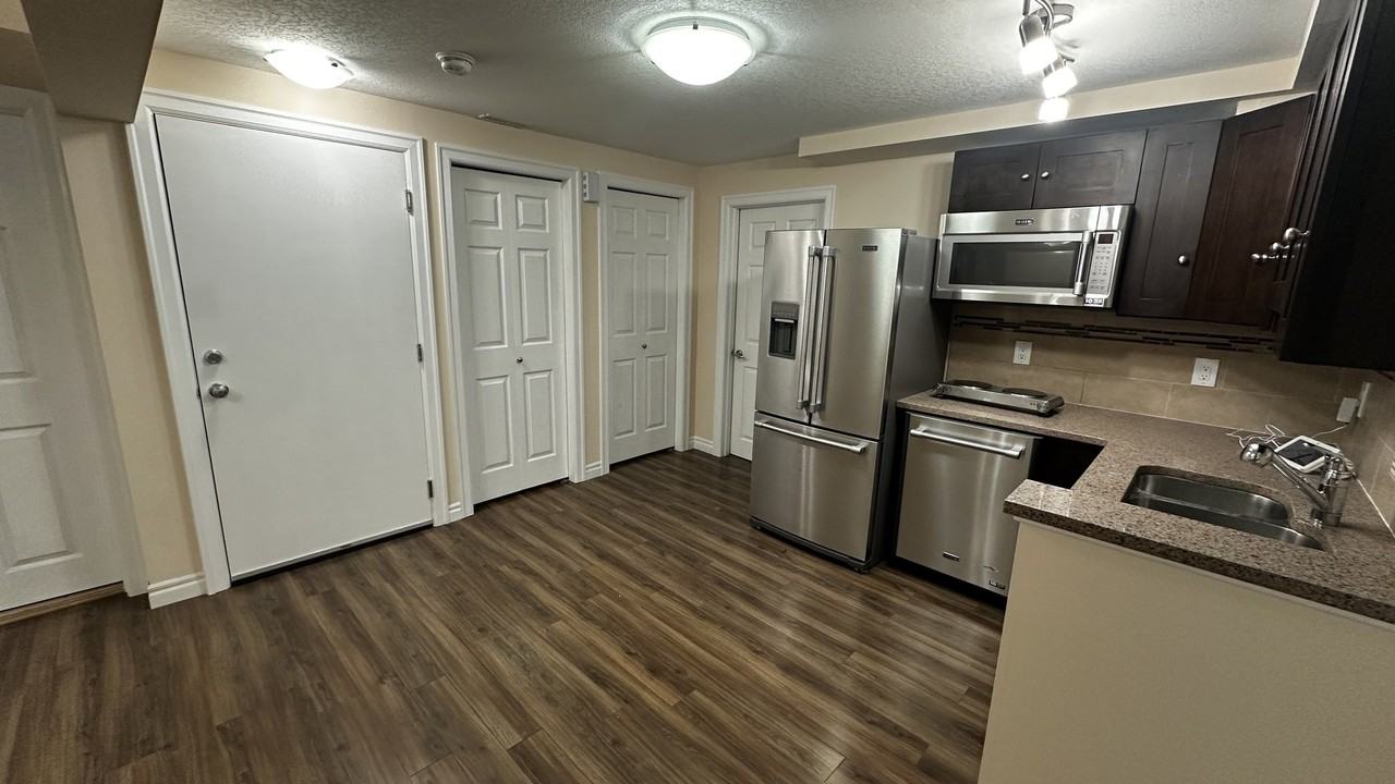 912 Evanston Dr Nw - Photo 3 of 11