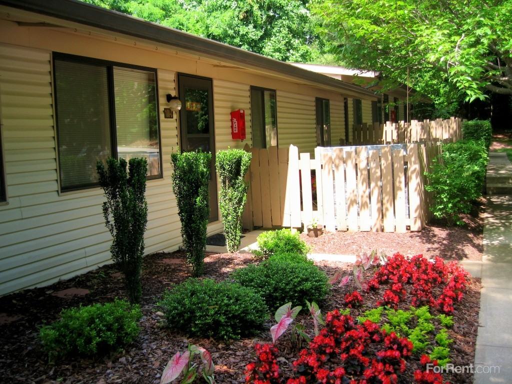 Lakemont Apartments - Photo 3 of 19