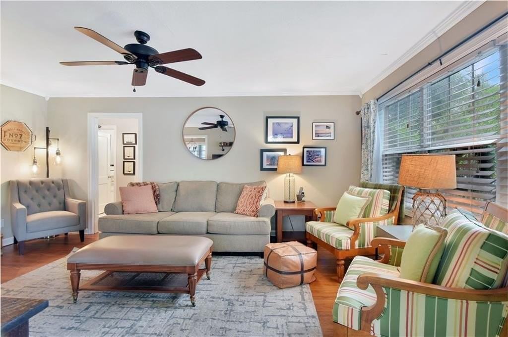 618 Union St - Photo 4 of 16