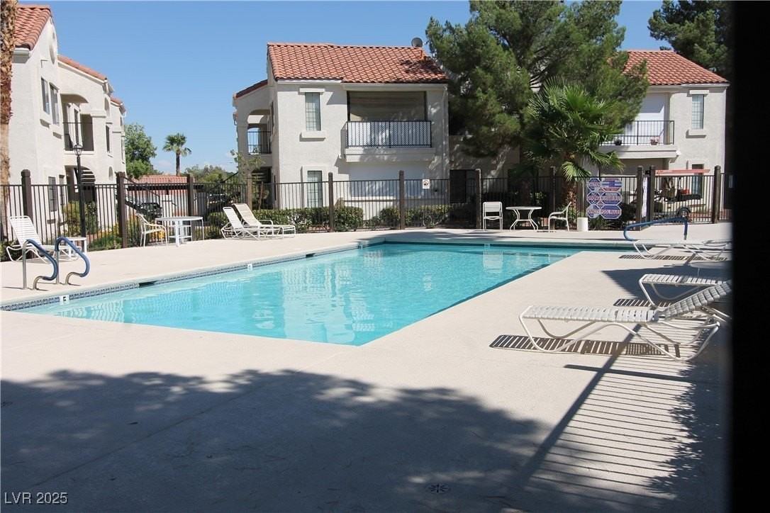 4872 Nara Vista Way #104 - Photo 4 of 17