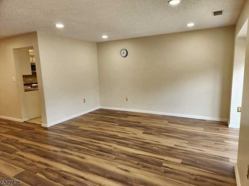 502 Dunn Cir - Photo 3 of 23