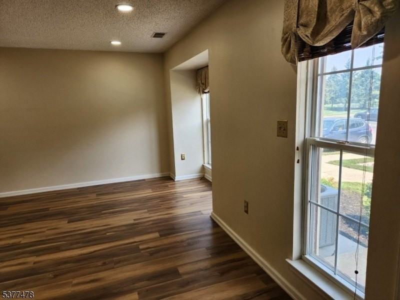 502 Dunn Cir - Photo 5 of 23