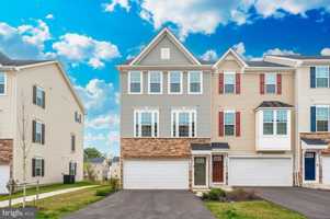 featured image of 324 Pemberton Park Ln