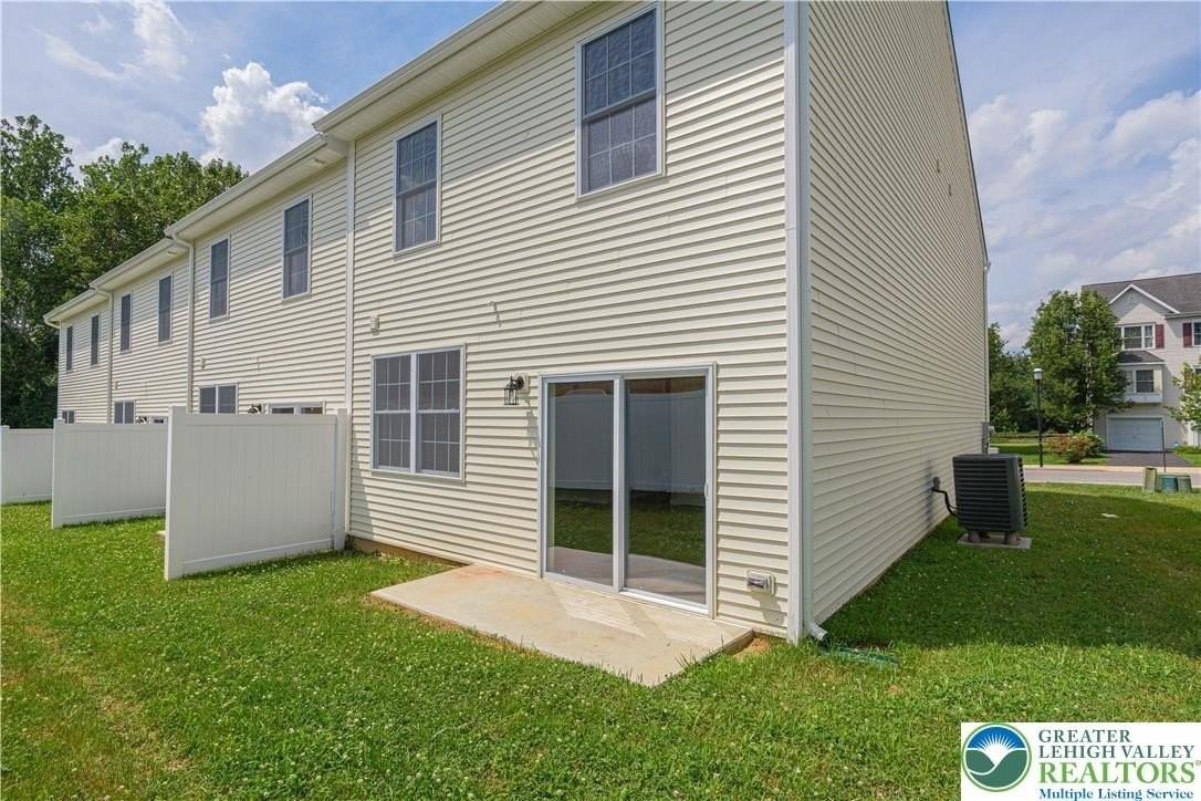 750 Blue Heron Dr - Photo 3 of 17