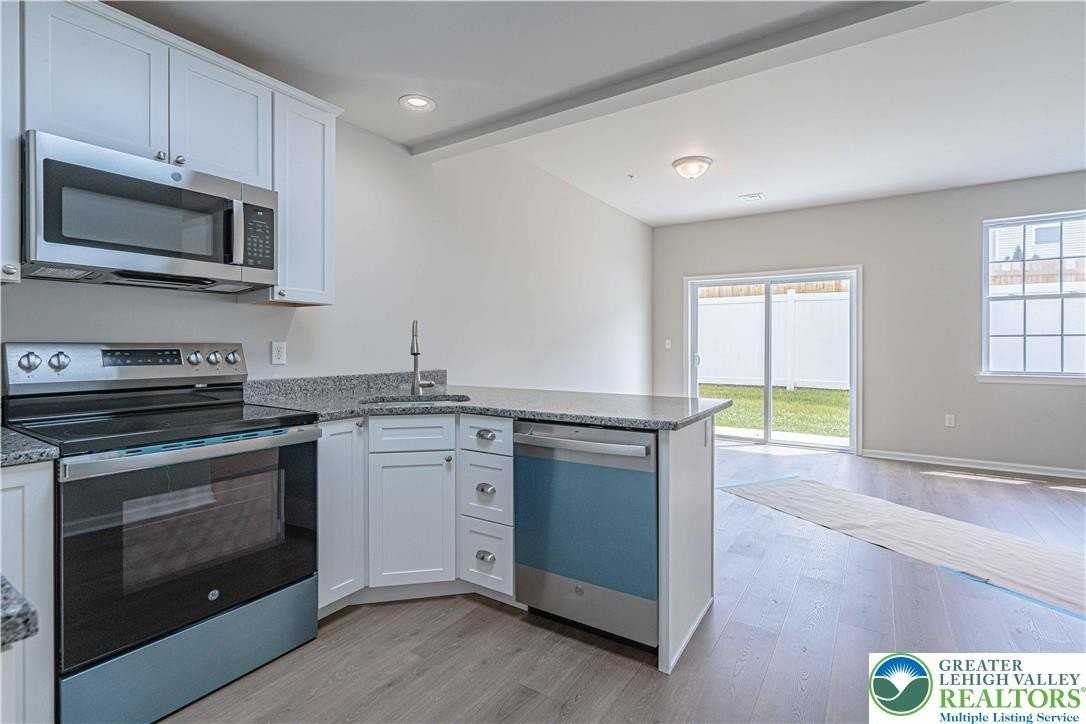 750 Blue Heron Dr - Photo 6 of 17