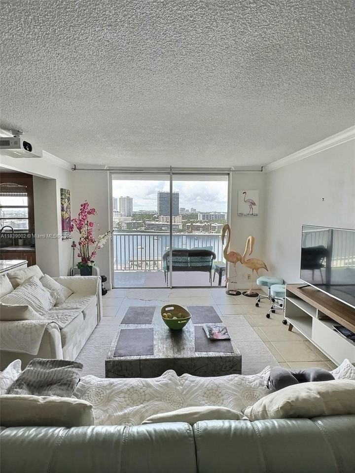 137 Golden Isles Drive #1109 - Photo 3 of 22