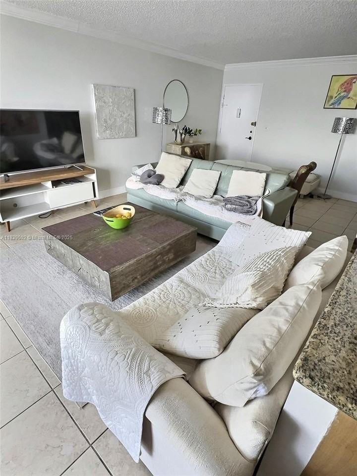 137 Golden Isles Drive #1109 - Photo 4 of 22