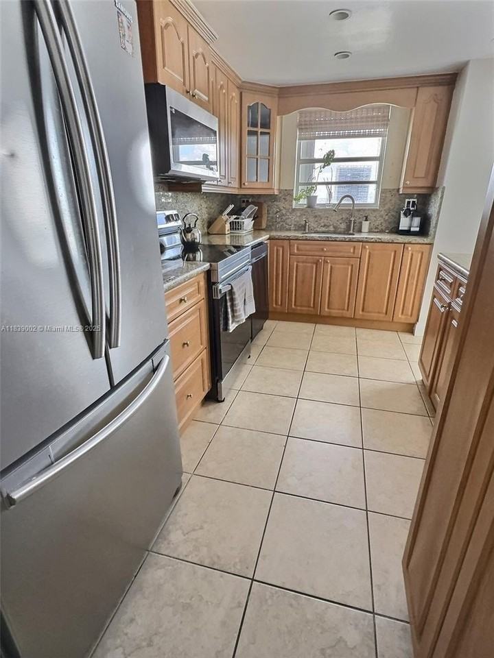 137 Golden Isles Drive #1109 - Photo 6 of 22