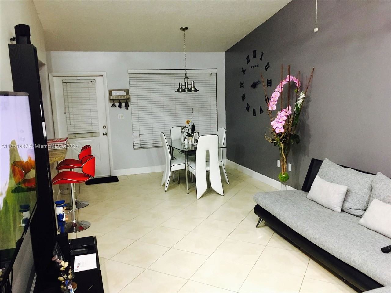 12506 Sw 147th Ter - Photo 2 of 7