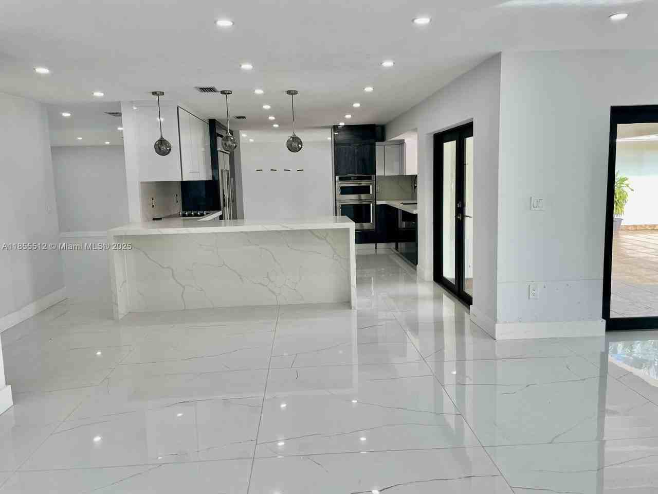 2721 Southwest 130th Avenue - Photo 6 of 47