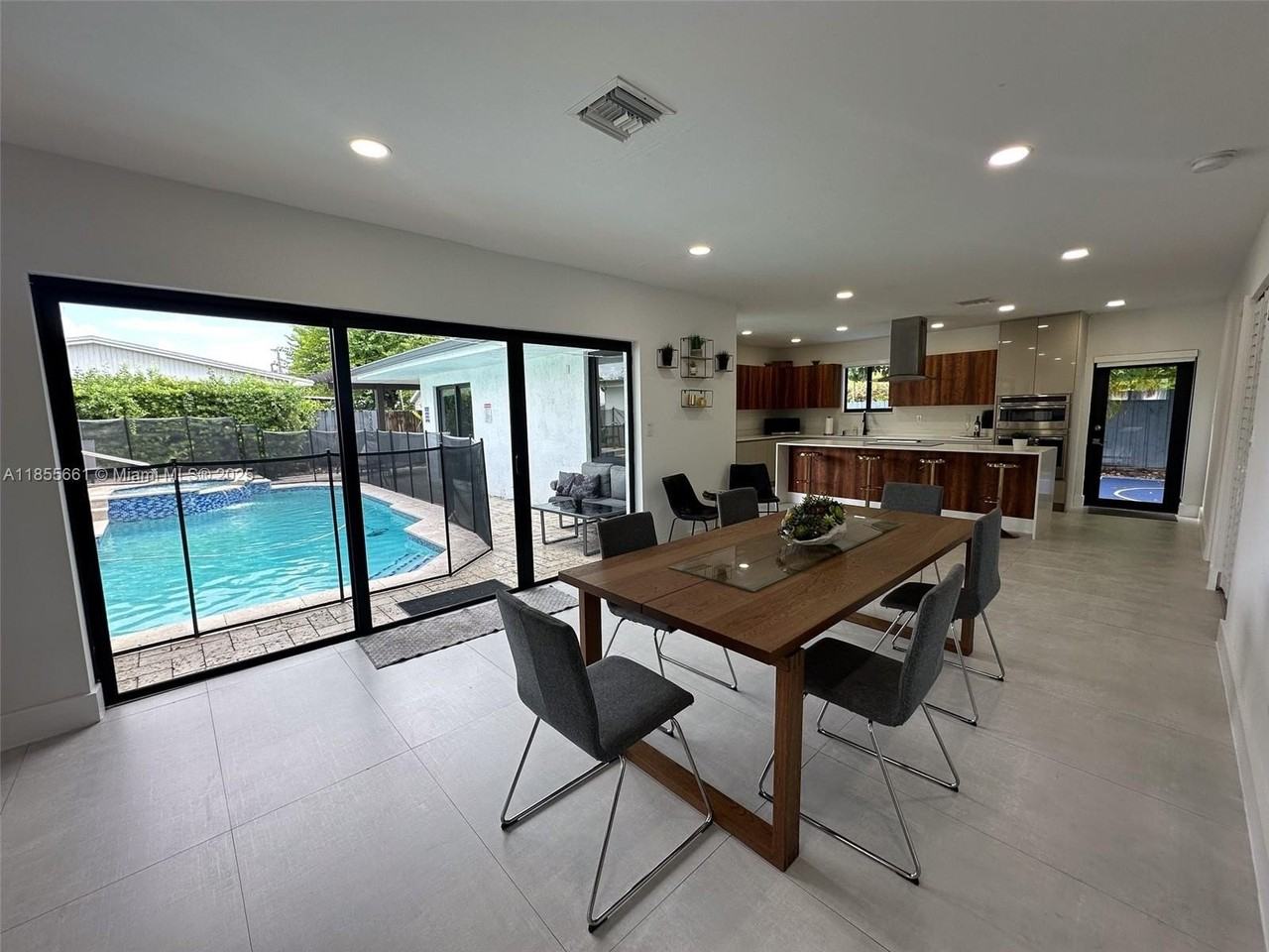 9426 Caribbean Blvd - Photo 6 of 45