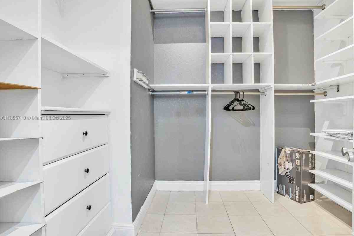 205 N 31st Ave #1 - Photo 5 of 42