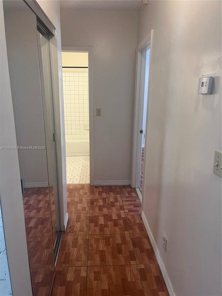 2731 Nw 13th Pl #2731 - Photo 3 of 8