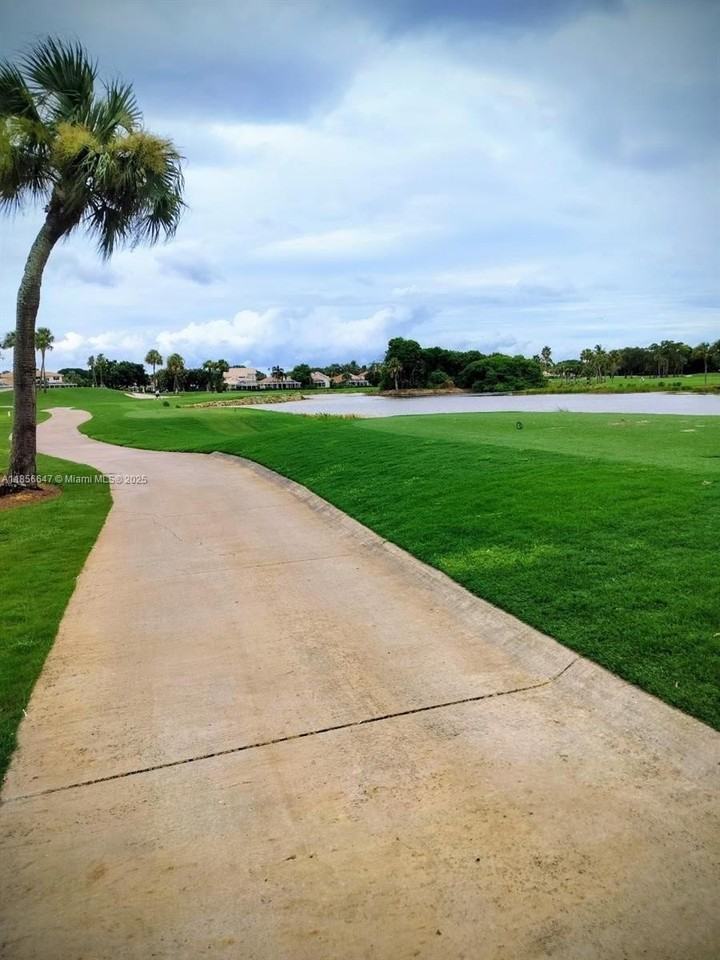 551 Prestwick Cir #551 - Photo 4 of 20