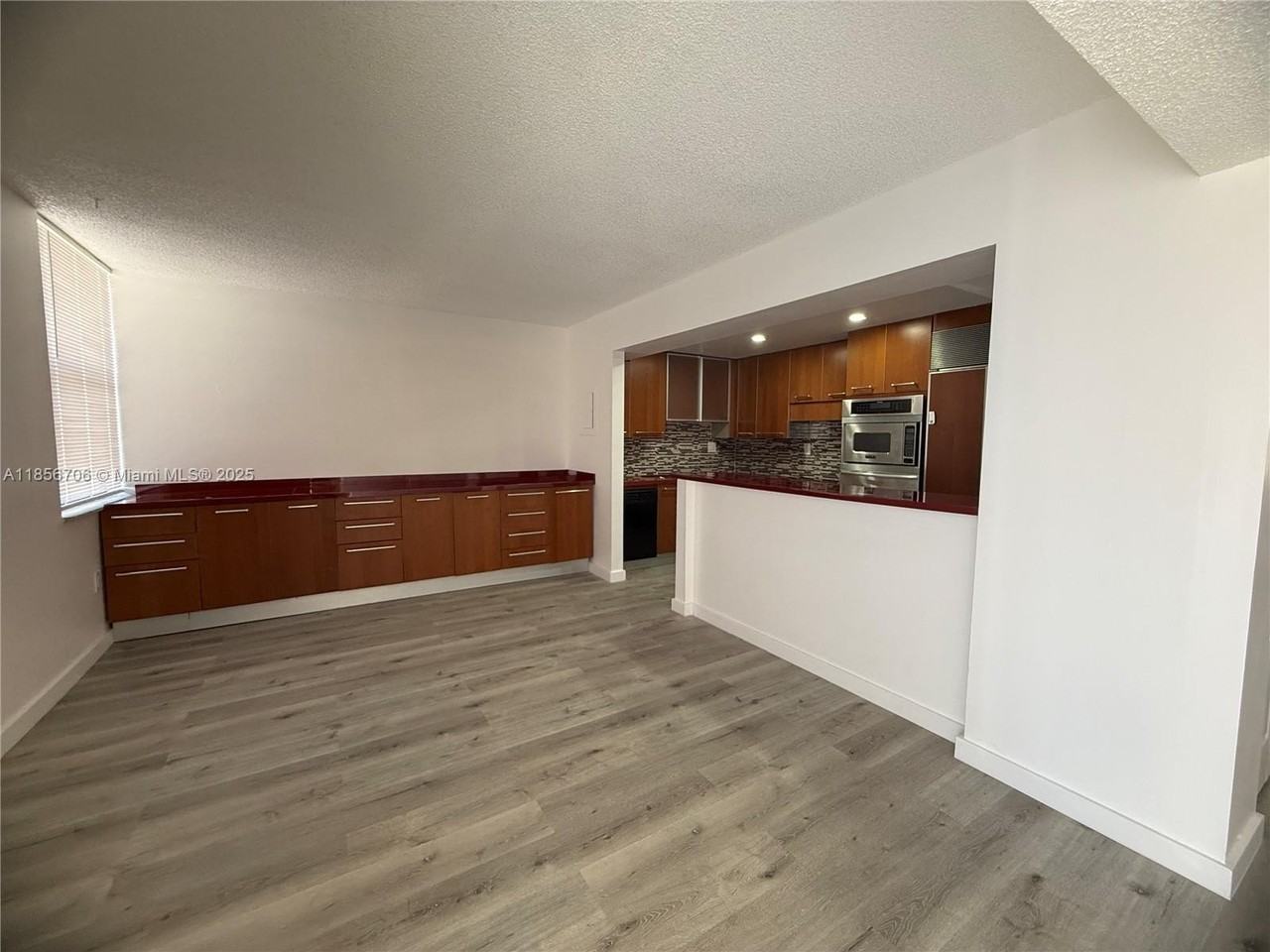 20200 W Country Club Dr #PH14 - Photo 3 of 15