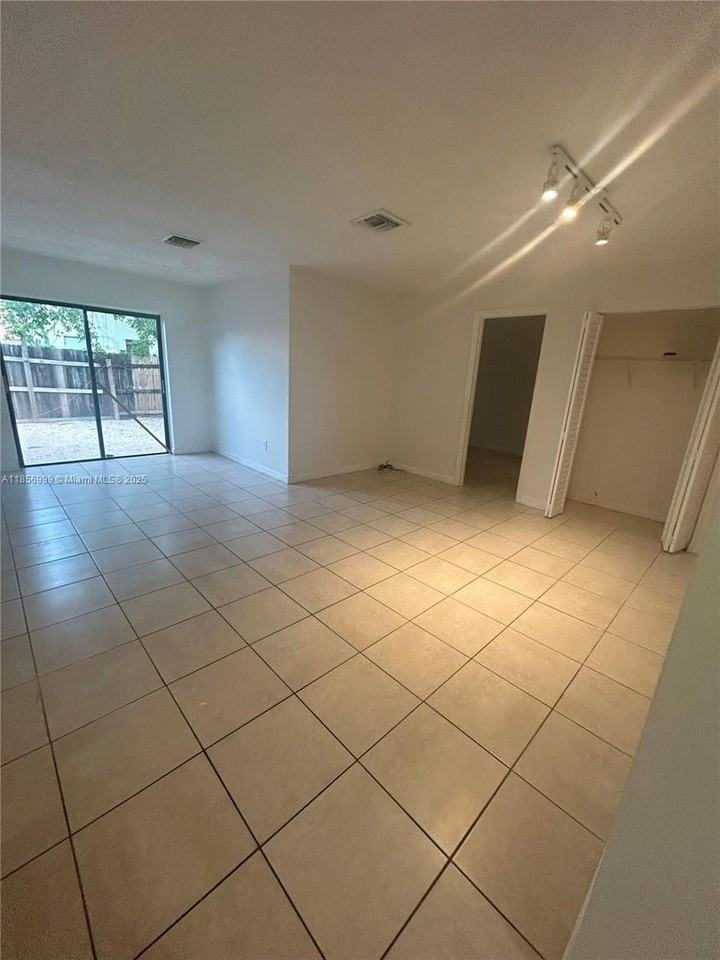 3876 Nw 207th Street Rd #3876 - Photo 7 of 22