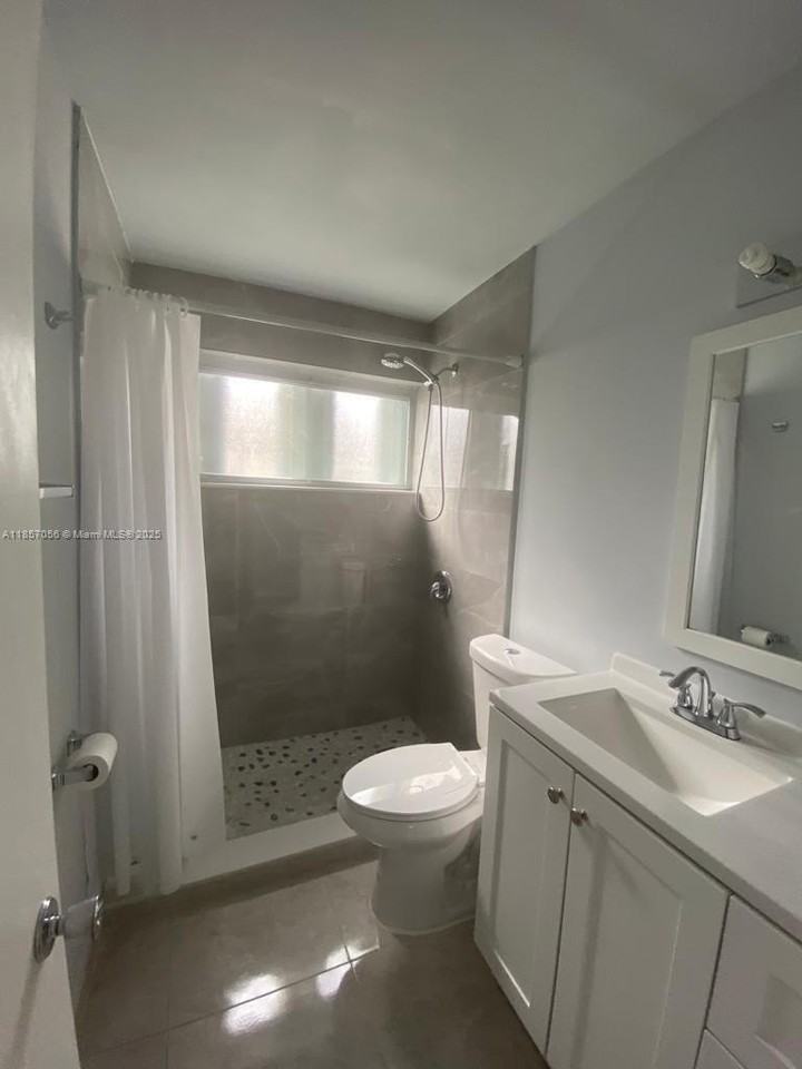 4903 Nw 42nd Ave - Photo 3 of 5