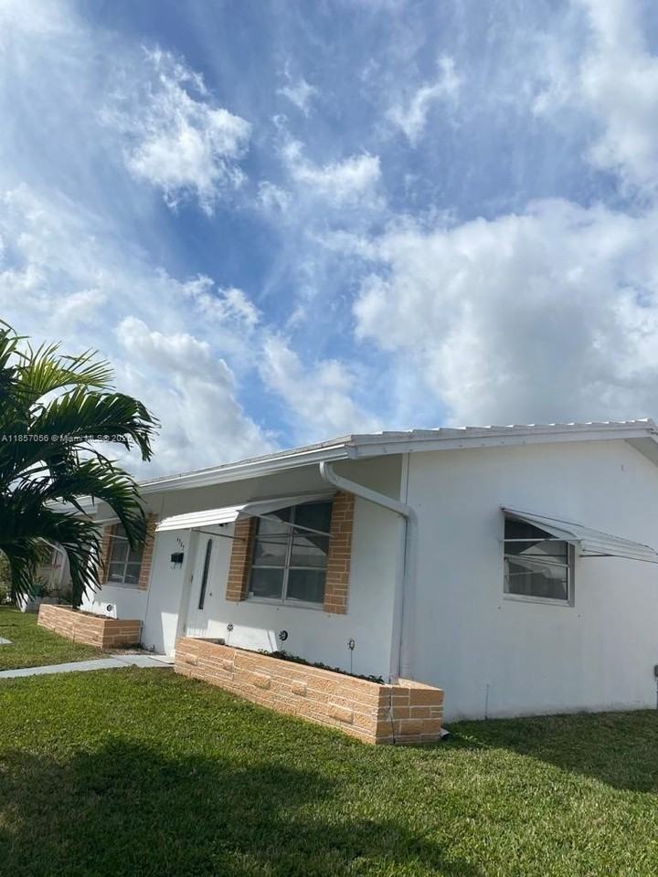 4903 Nw 42nd Ave - Photo 5 of 5