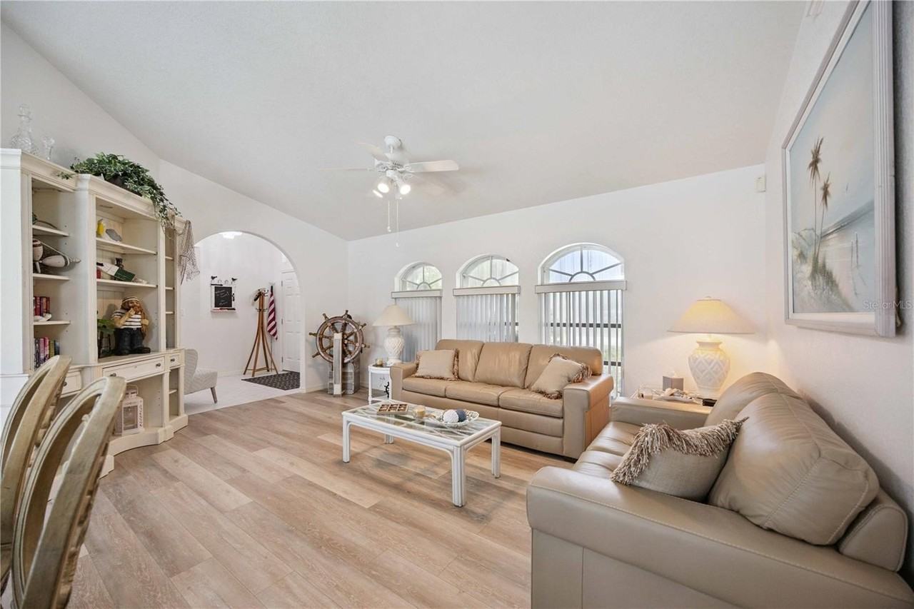 444 Viceroy Ter - Photo 7 of 42