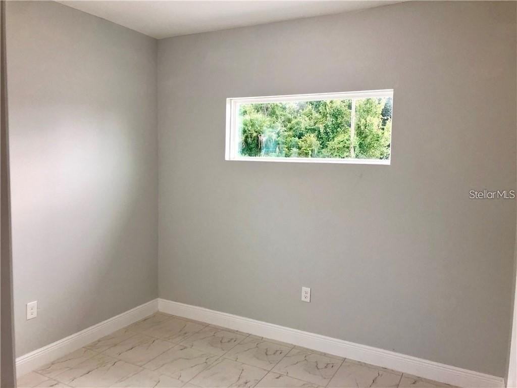 717 Camel Ct - Photo 5 of 6