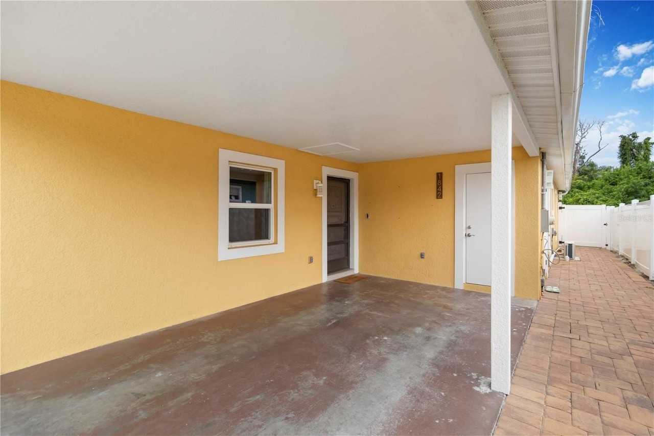 1842 Livingstone St - Photo 5 of 28