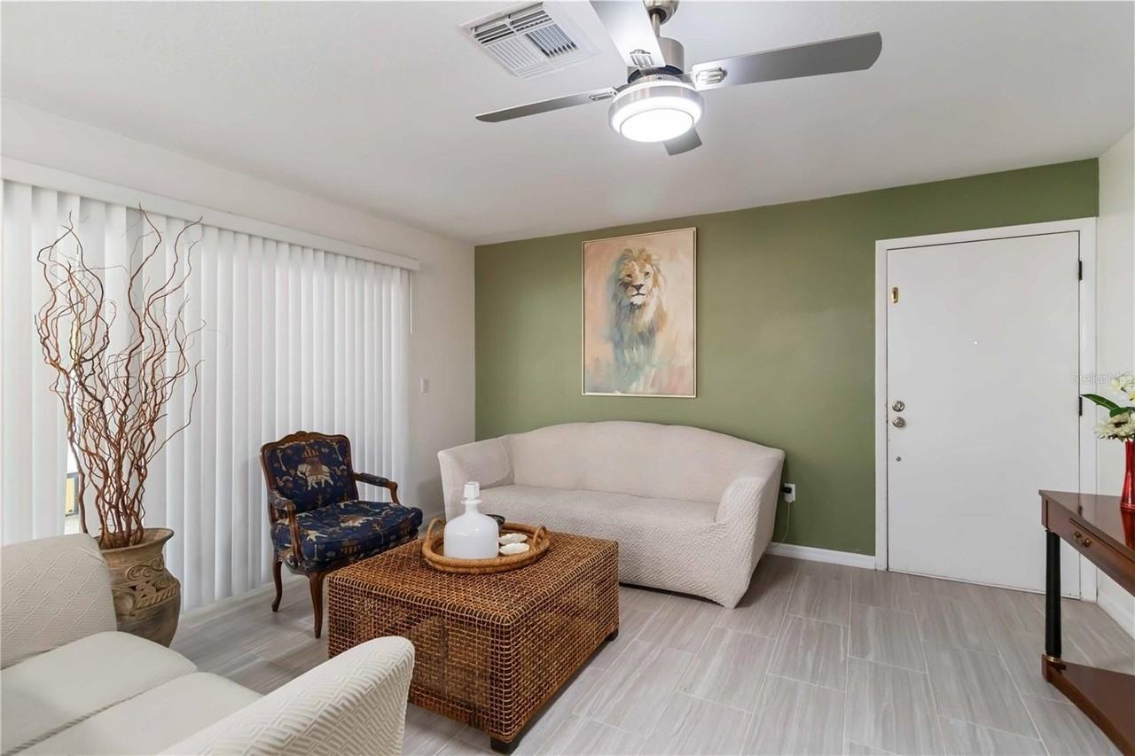 1842 Livingstone St - Photo 6 of 28