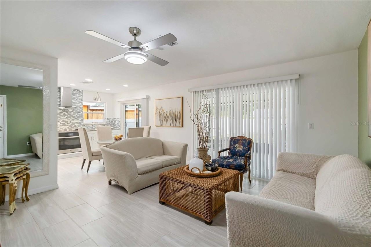 1842 Livingstone St - Photo 7 of 28