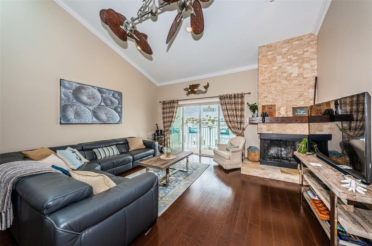 2515 Bay Blvd #A - Photo 5 of 33