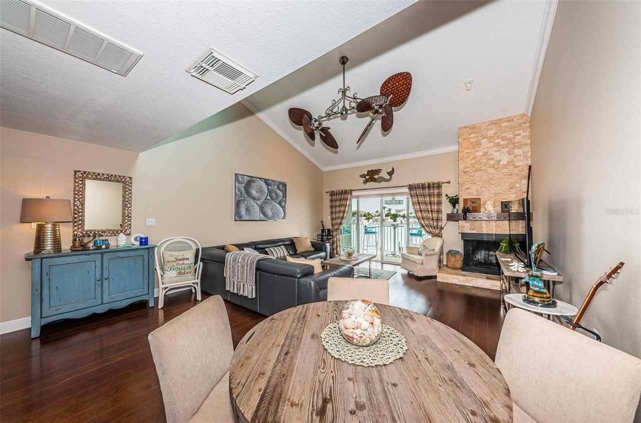 2515 Bay Blvd #A - Photo 4 of 33