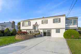 445 S Riverside Dr - Photo 1 of 1
