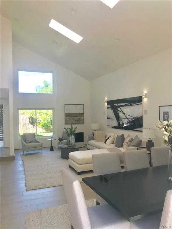 5714 Vantage Ave - Photo 3 of 8