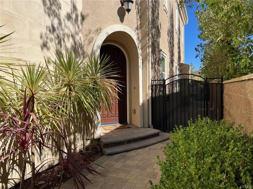 20508 W Esmerelda Ln - Photo 3 of 8