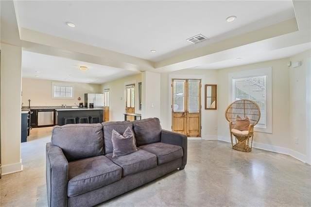 2649 Lepage St - Photo 3 of 18