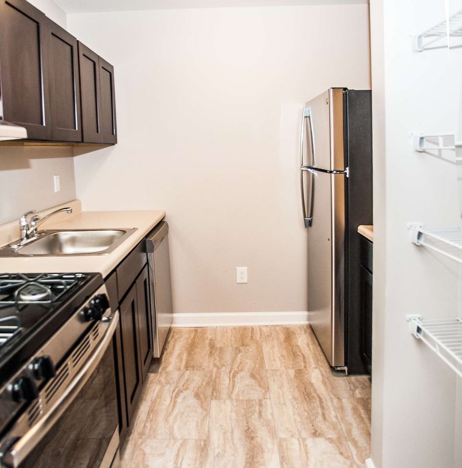 Summit Place Apartments - Photo 7 of 11