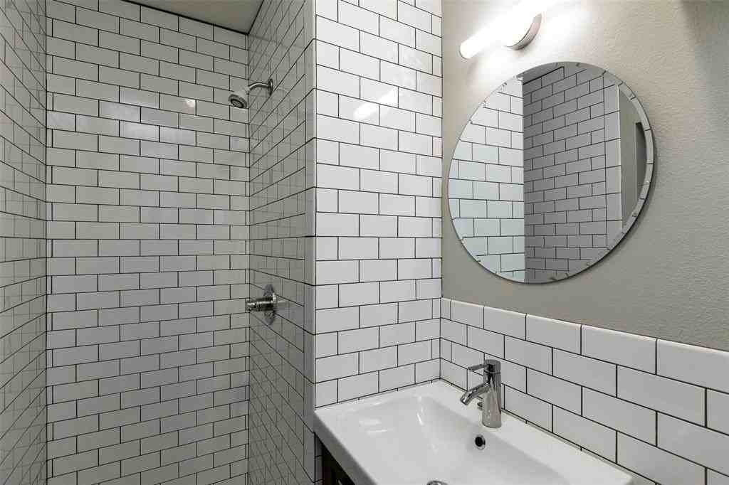 4410 Granbury Road - Photo 4 of 16