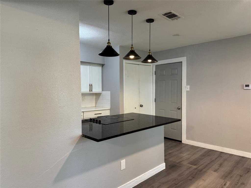 1505 Cascade St - Photo 5 of 14