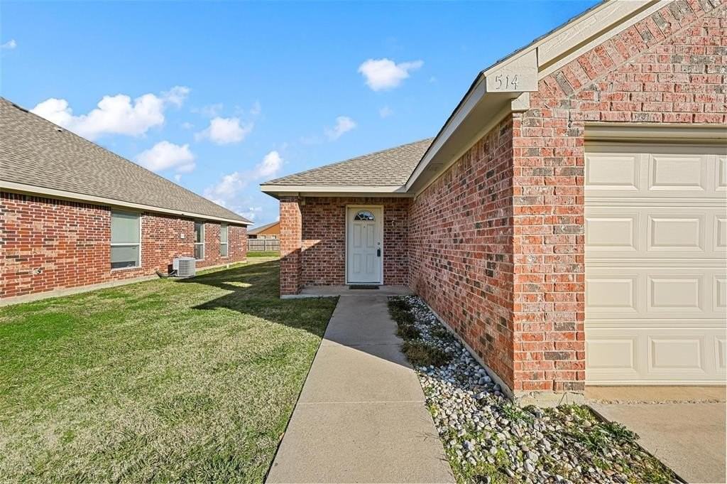 514 Harris Street - Photo 3 of 38